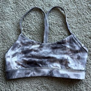 Lululemon Flow Y Nulu light support bra A-C cups